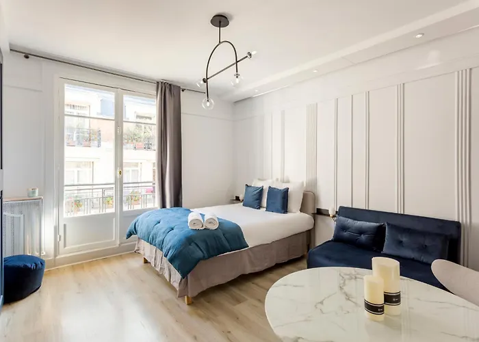 Square Villaret Studio Paris